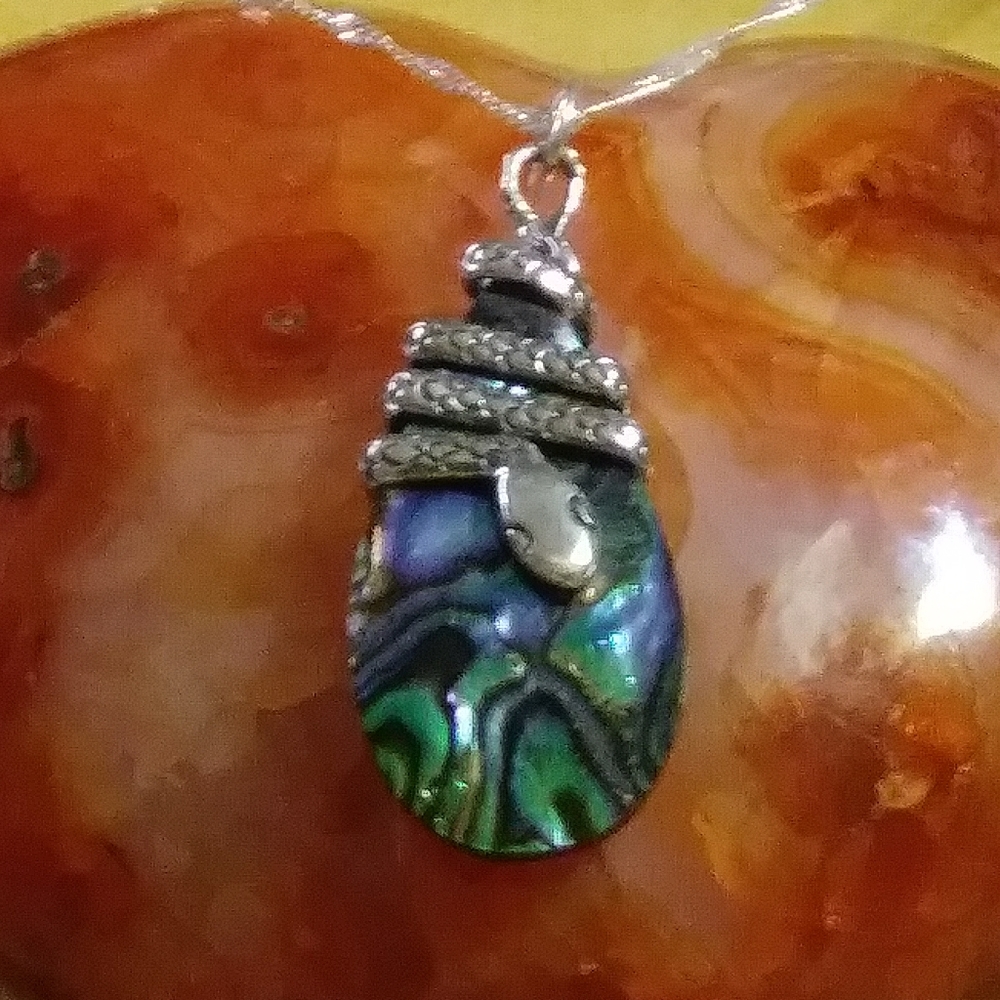 MEN'S/STERLING.     💥ABALONE SNAKE PENDANT. 18"/"SNAKE  CHAIN.
